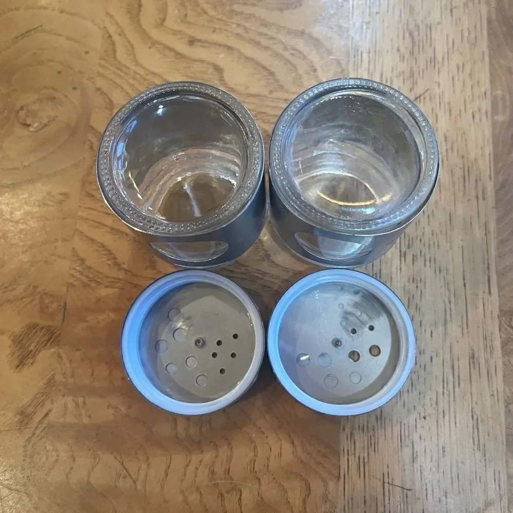 N/A set shakers